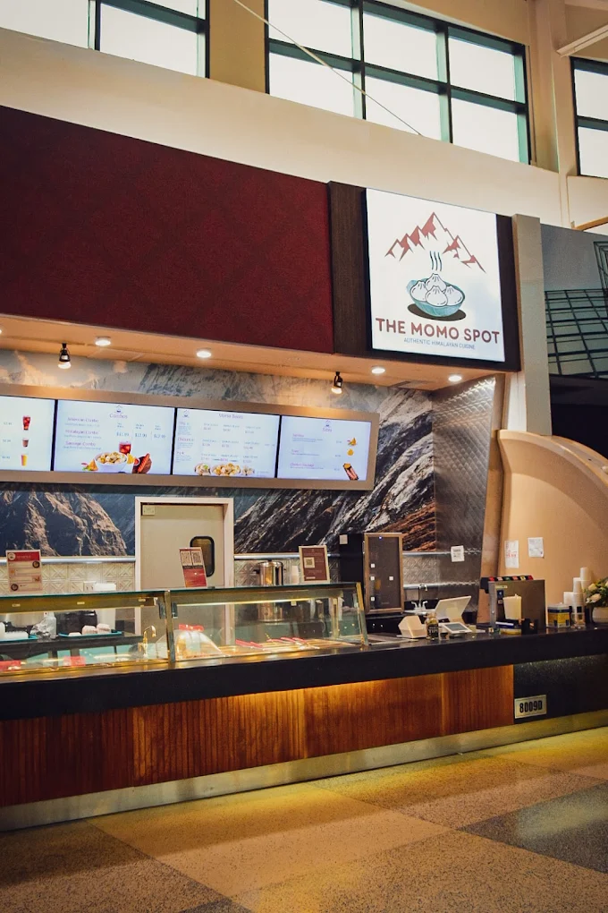 Momo Spot Store Front
